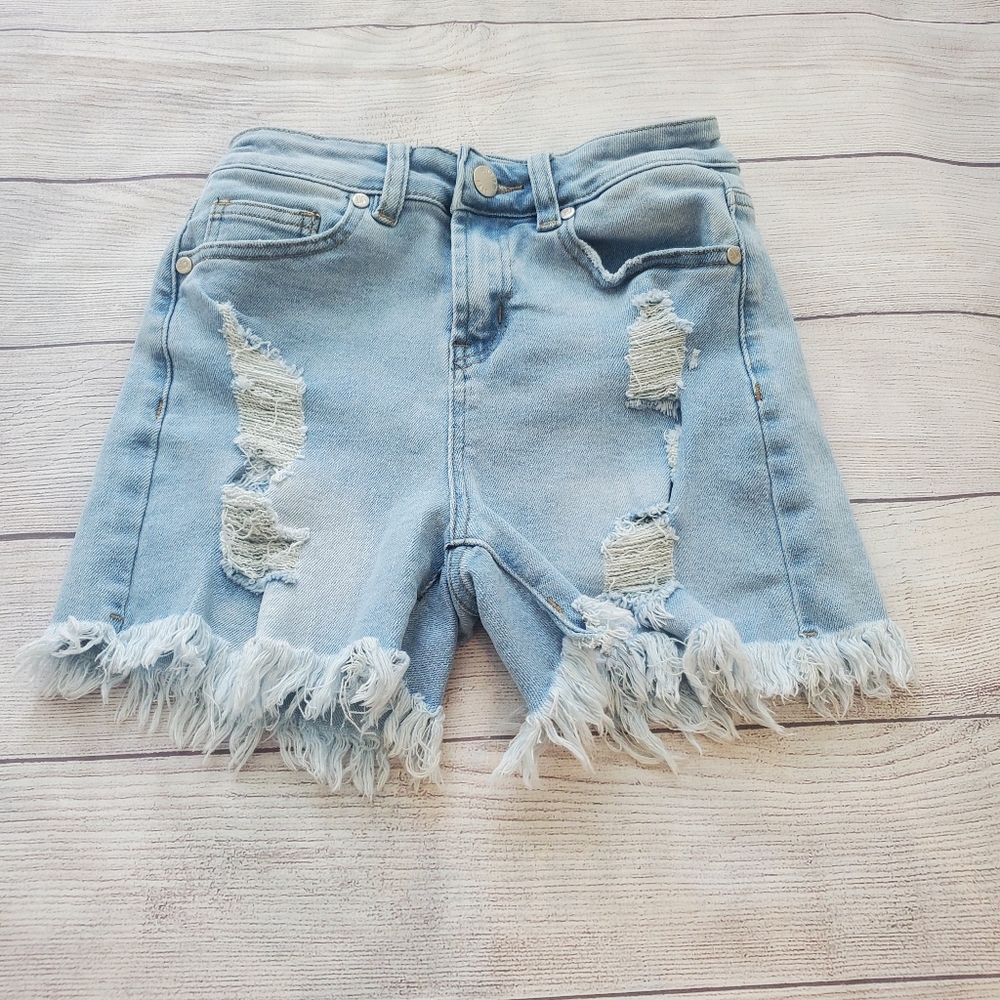 William Rast slouchy boyfriend distressed jean shorts.  size 24